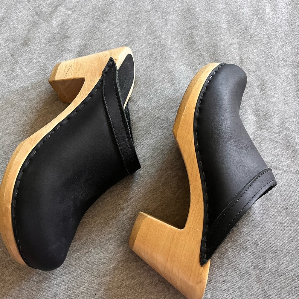 No. 6 Old School Clog in black - Picture 6 of 6